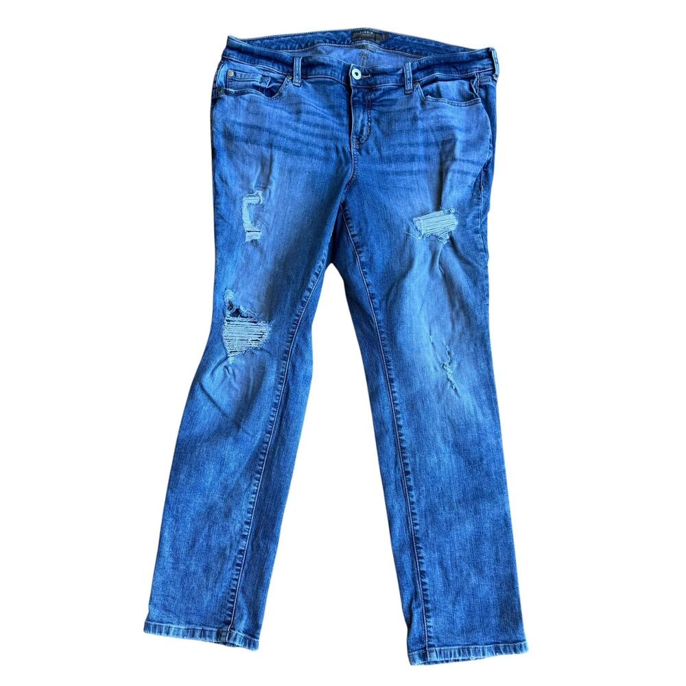 Torrid Light Wash Distressed Boyfriend Straight Vintage Stretch Jeans 16R